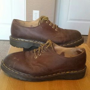 dr martens shoes english doc martens low lace size 8 euro41 size 8 shoe in euro